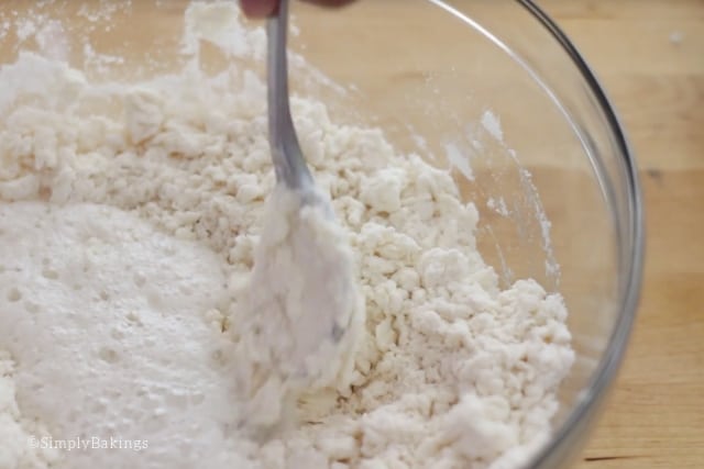 adding 7-up in bisquick and sour cream mixture