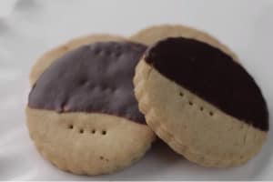 delicious shortbread cookies with chocolate ganache