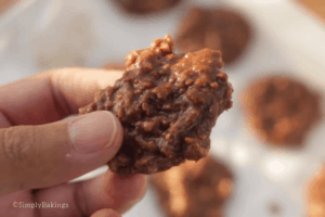 holding a no bake Nutella cookies