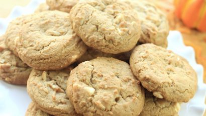 delicious Vanilla Chai White Chocolate Chip Cookies on a white cake tray