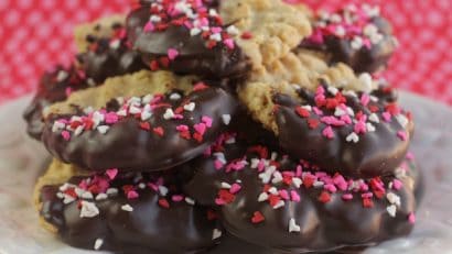 A plate of Peanut Butter Cheesecake Pudding Cookies