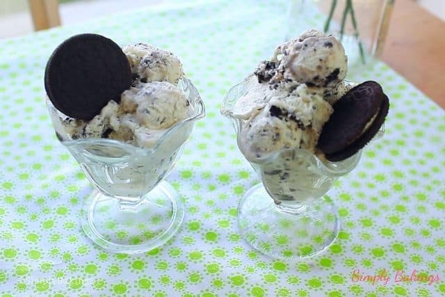 delicious and easy to make 4 ingredient Oreo Ice Cream in sundae glasses