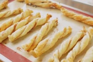 baked puff pastry twists