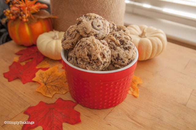 coffee mint cookies in a red bowl