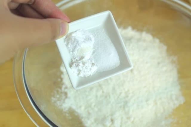 dry ingredients of simple lemon cake recipe