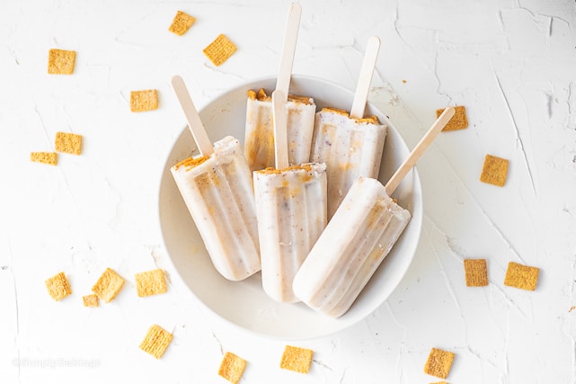 cinnamon crunch popsicles in a white bowl