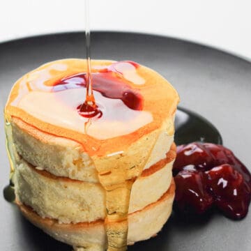 Japanese Souffle Pancakes with berry sauce