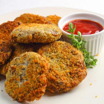 Vegetarian Fish Cakes with tomato sauce