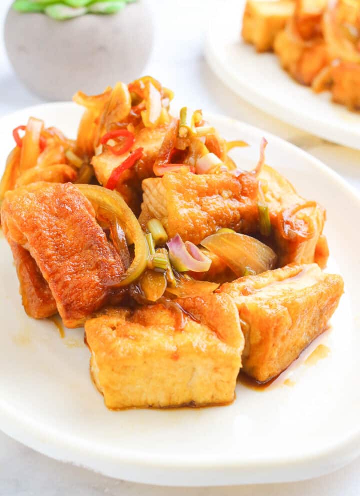 a serving of the delicious and healthy lemongrass tofu