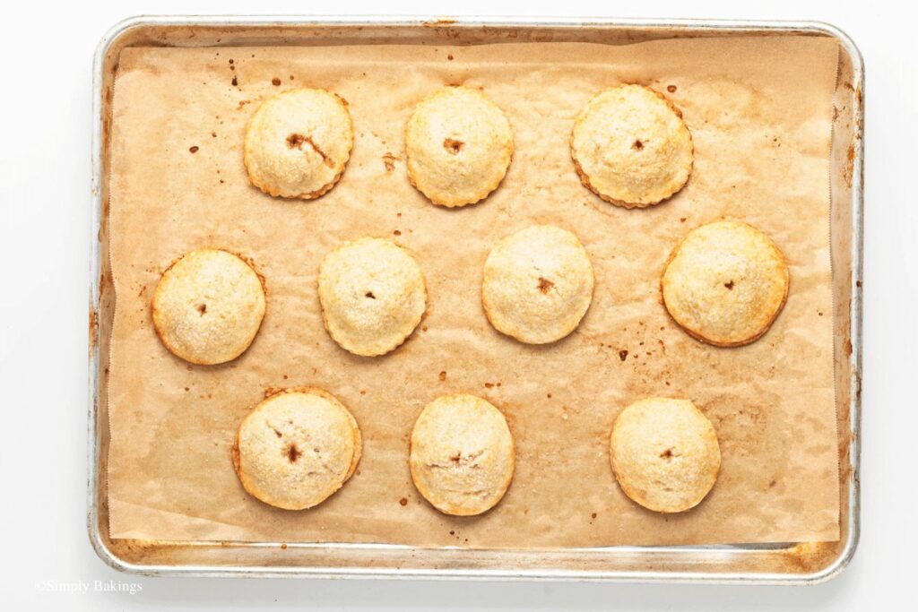 freshy baked apple cookies