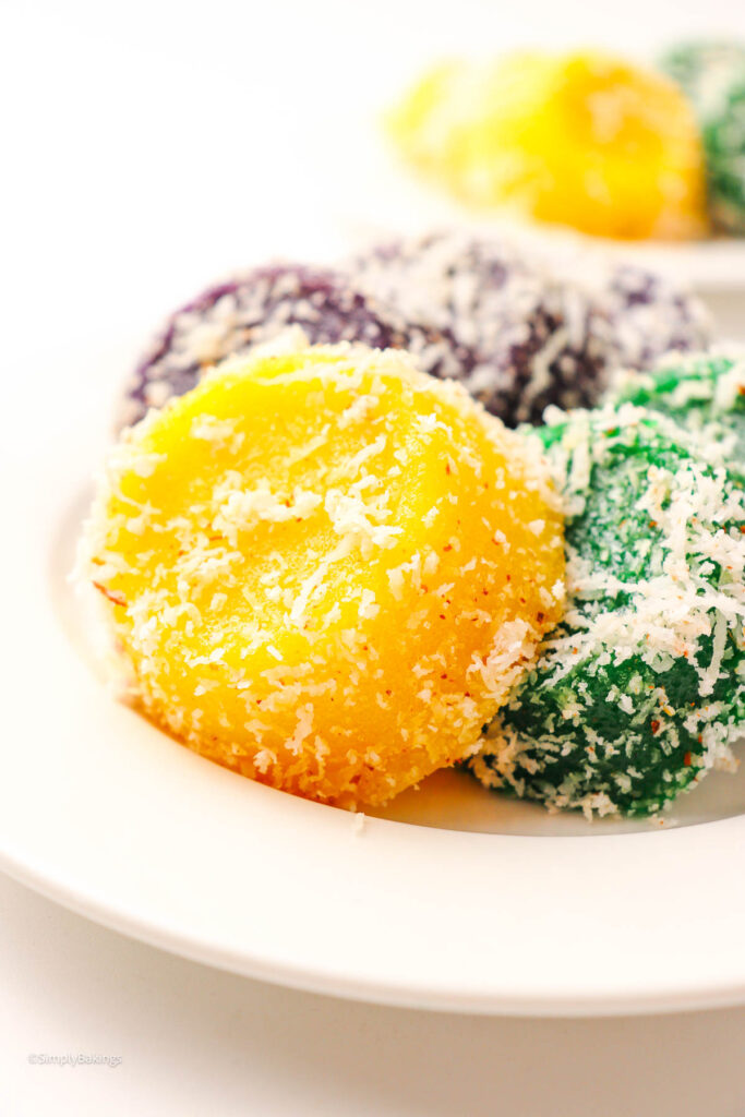 Different colored Pichi Pichi arranged on a plate