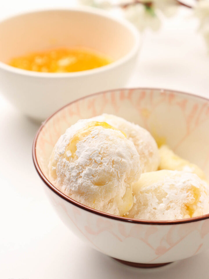 Yummy mochi in a white bowl
